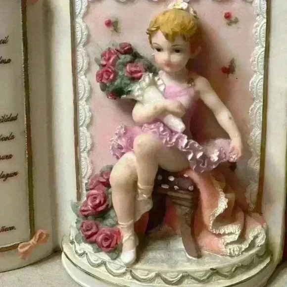 Vintage Montferri collection ballerina dancer with roses. Italian design - Picture 6 of 10